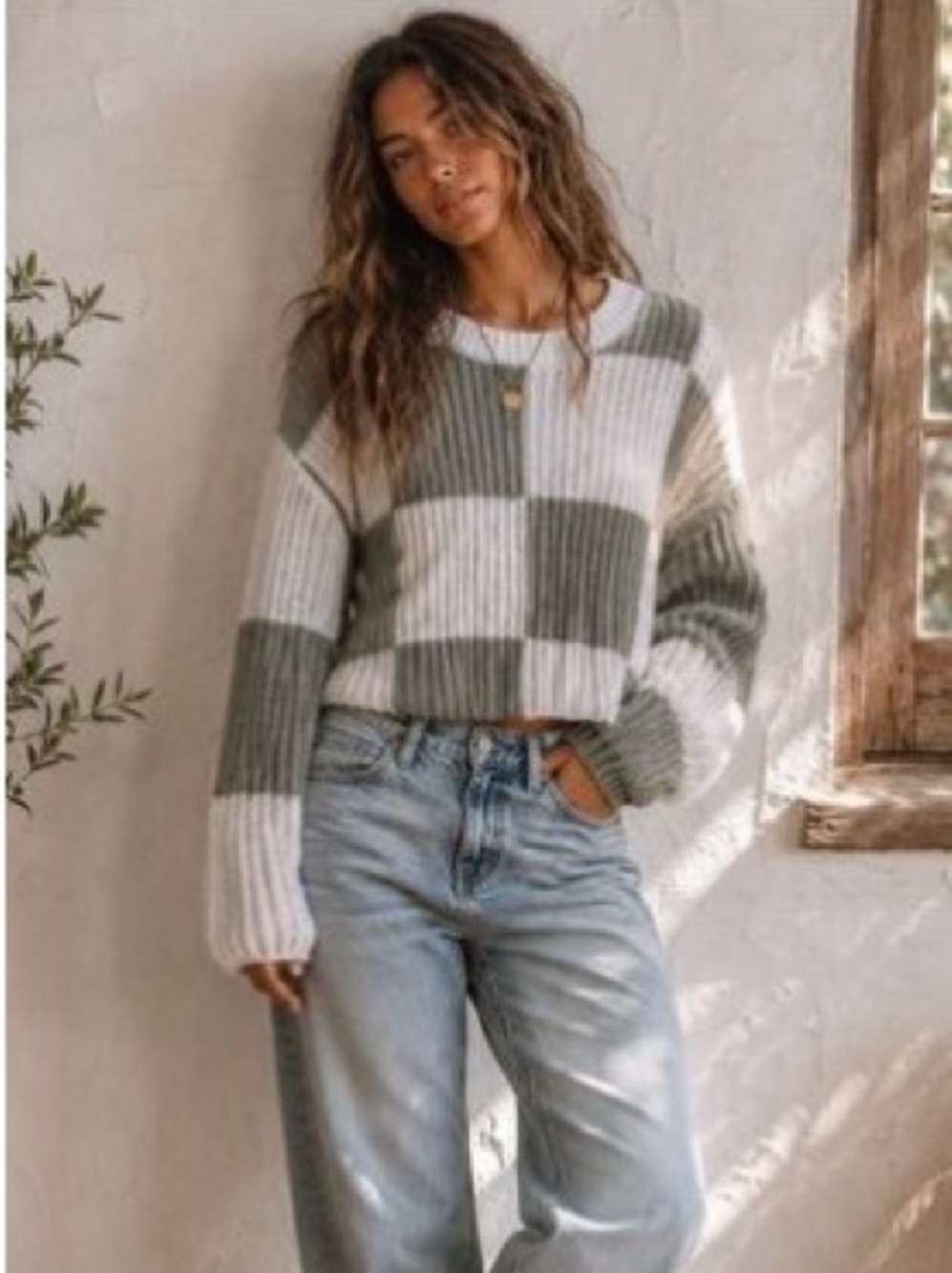 Moon & Madison Checkered sweater